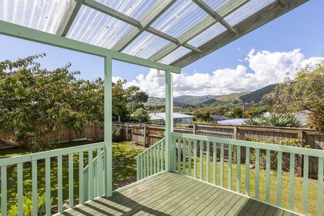 Photo of property in 4 Clarkes Crescent, Paekakariki, 5034