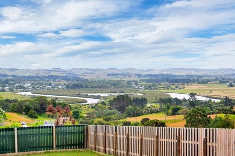 Photo of property in 69 Pipitiwai Drive, Helensville, Kaukapakapa, 0871