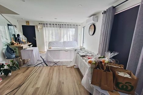 Photo of property in 43c Beach Road, Pahurehure, 2113
