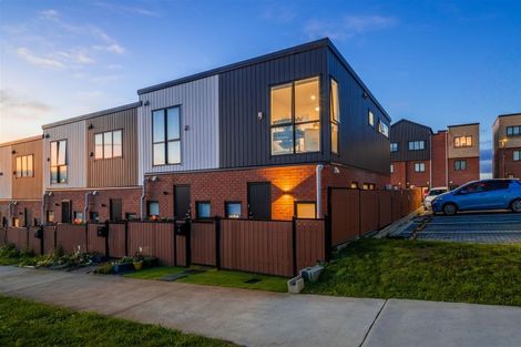 Photo of property in 4 Treeline Lane, Flat Bush, Auckland, 2019