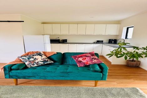 Photo of property in 60 Tiriwa Drive, Massey, Auckland, 0614