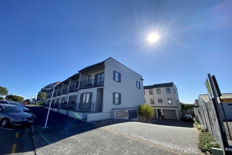 Photo of property in 11/97b Mokoia Road, Birkenhead, Auckland, 0626