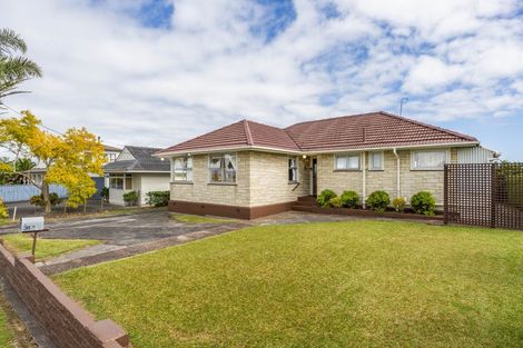 Photo of property in 38 Hobsonville Road, West Harbour, Auckland, 0618