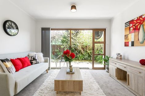 Photo of property in 4/773 Beach Road, Browns Bay, Auckland, 0630