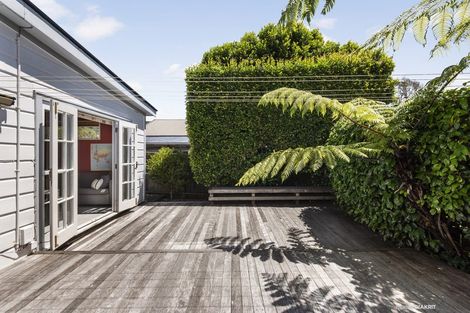 Photo of property in 44 Donald Street, Karori, Wellington, 6012