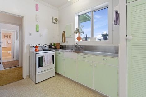 Photo of property in 39 Coates Street, Tawa, Wellington, 5028