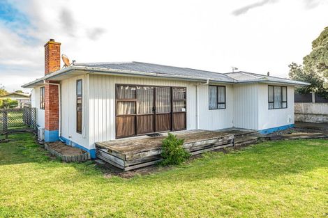 Photo of property in 8 Tongariro Street, Castlecliff, Whanganui, 4501