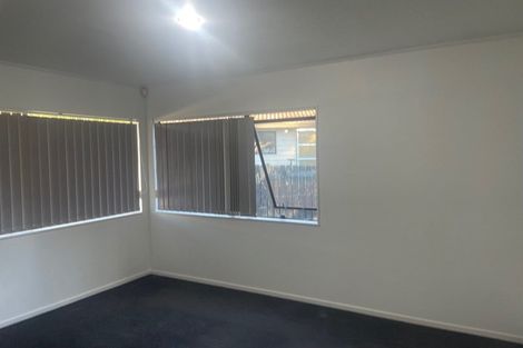 Photo of property in 2/24 Janese Place, Weymouth, Auckland, 2103