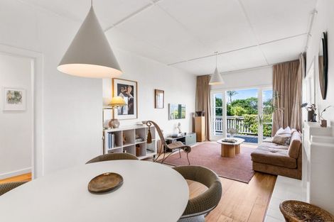 Photo of property in 1/14 Colonial Road, Birkenhead, Auckland, 0626