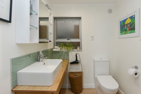 Photo of property in 138 Seafield Road, Eskdale, Napier, 4182