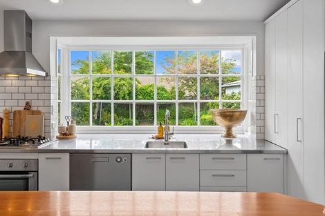 Photo of property in 14 Weston Road, St Albans, Christchurch, 8052