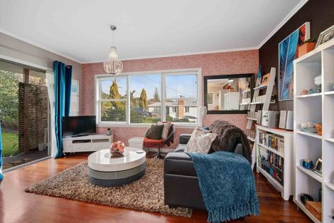 Photo of property in 27a Makiri Street, Helensville, 0800