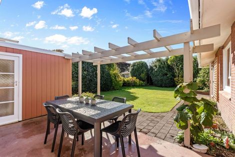 Photo of property in 82 Manu Crescent, Upper Vogeltown, New Plymouth, 4310