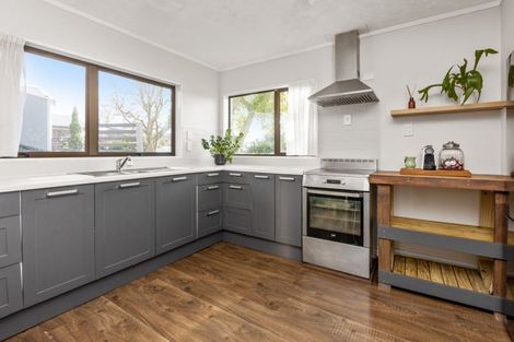 Photo of property in 10 Otatara Road, Taradale, Napier, 4112