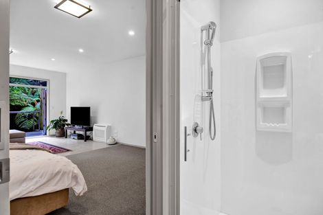 Photo of property in 12 Leatham Avenue, Strandon, New Plymouth, 4312