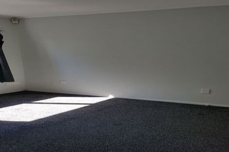 Photo of property in 15 Caspian Close, New Lynn, Auckland, 0600