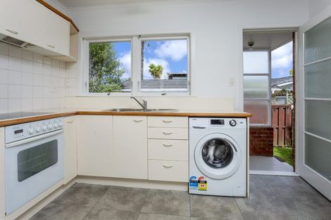 Photo of property in 1/18 Evelyn Place, Hillcrest, Auckland, 0627