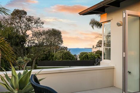 Photo of property in 2/2 Clifton Road, Hauraki, Auckland, 0622