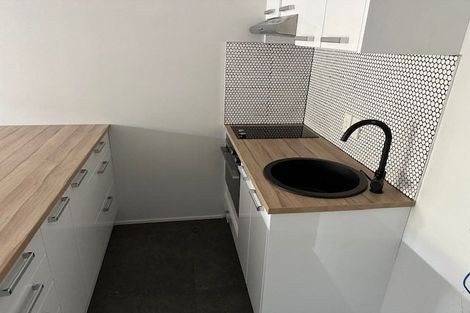 Photo of property in 28a/30 Westward Ho, Glen Eden, Auckland, 0602