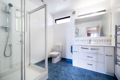 Photo of property in 68 The Terrace, Herald Island, Auckland, 0618