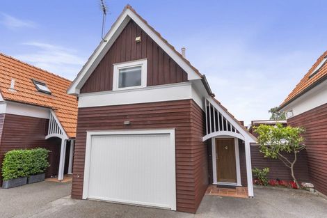 Photo of property in 69c Princes Street, Northcote Point, Auckland, 0627
