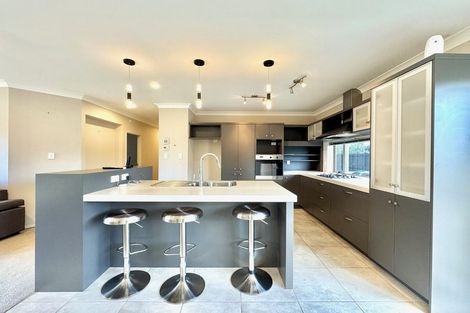 Photo of property in 54 Stranraer Crescent, Wattle Downs, Auckland, 2103