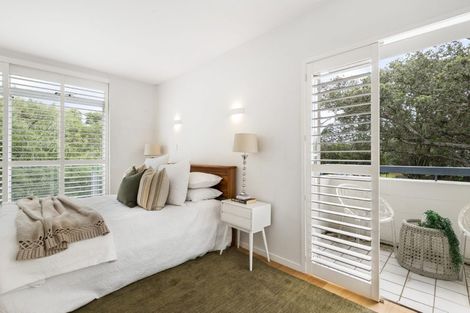 Photo of property in 3/25 Stanley Point Road, Stanley Point, Auckland, 0624