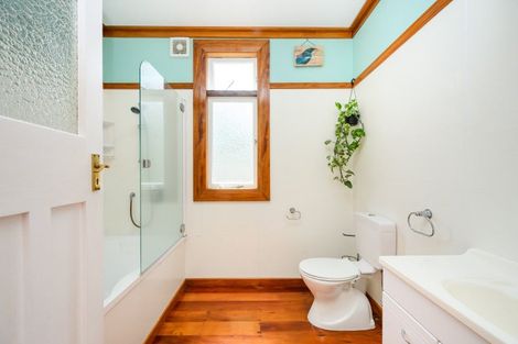 Photo of property in 10 Kingswood Street, Takaro, Palmerston North, 4412