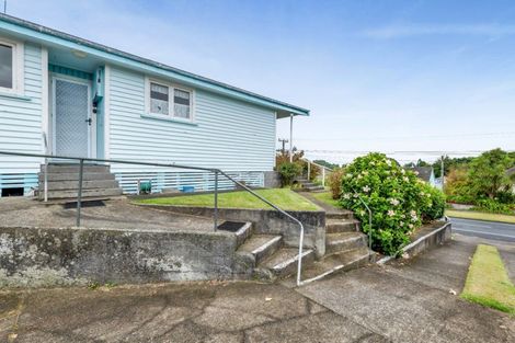 Photo of property in 79 Omata Road, Marfell, New Plymouth, 4310