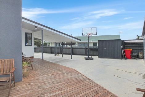 Photo of property in 22 Hennessy Street East, Foxton Beach, Foxton, 4815