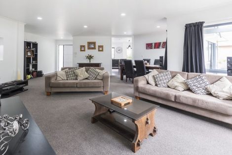 Photo of property in 4 Emyvalie Place, Dannemora, Auckland, 2016