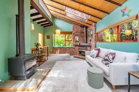 Photo of property in 6 Sarah Way, Crofton Downs, Wellington, 6035