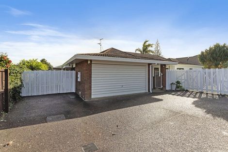 Photo of property in 1/5 Golfland Drive, Golflands, Auckland, 2013