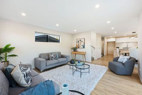 Photo of property in 33a Jillteresa Crescent, Half Moon Bay, Auckland, 2012