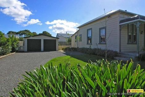 Photo of property in 106 Jellicoe Street, Martinborough, 5711
