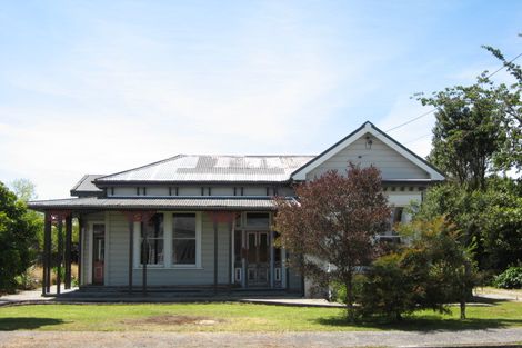 Photo of property in 83 Queen Street, Westport, 7825