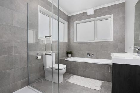 Photo of property in 3 Sanremo Lane, Stanmore Bay, Whangaparaoa, 0932