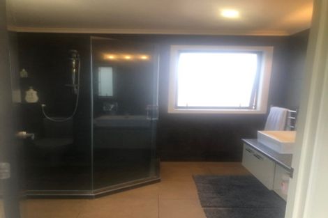 Photo of property in 111 Roberta Crescent, Orewa, 0931