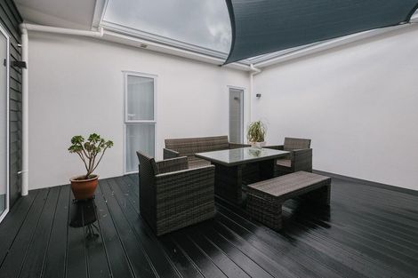 Photo of property in 10 Monaco Grove, Fitzherbert, Palmerston North, 4410