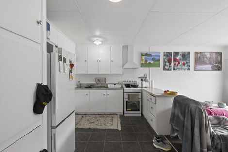 Photo of property in 8 Simons Street, Moturoa, New Plymouth, 4310