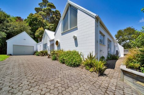 Photo of property in 13 Ambury Place, Merrilands, New Plymouth, 4312