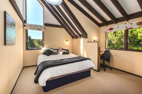 Photo of property in 105 Oriel Avenue, Tawa, Wellington, 5028