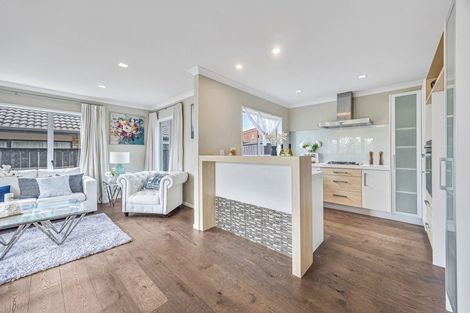 Photo of property in 8 Baverstock Road, Flat Bush, Auckland, 2016