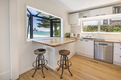 Photo of property in 5 Stanley Point Road, Stanley Point, Auckland, 0624