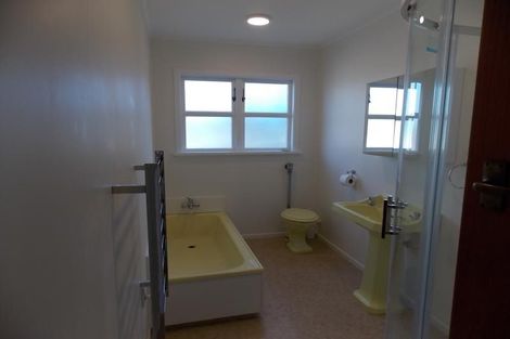 Photo of property in 78 Tauhinu Road, Miramar, Wellington, 6022