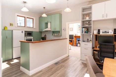 Photo of property in 13 West Road, Northland, Wellington, 6012