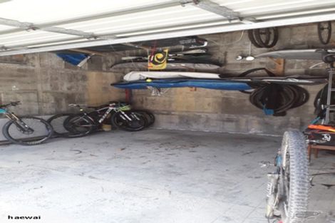 Photo of property in 73 Hungerford Road, Houghton Bay, Wellington, 6023