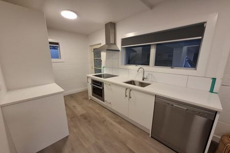 Photo of property in 33 Fulford Street, New Plymouth, 4310