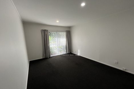 Photo of property in 2 Framalda Place, Conifer Grove, Takanini, 2112