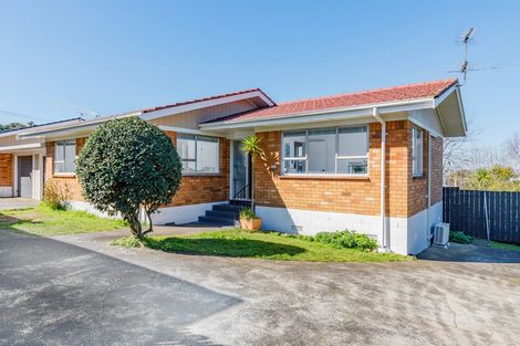 Photo of property in 2/84 Namata Road, One Tree Hill, Auckland, 1061